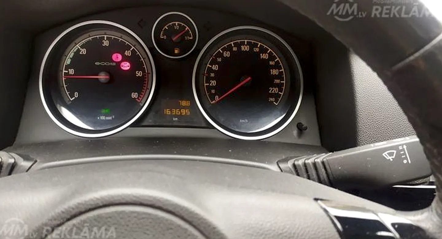 Opel Astra, 2014. gads
