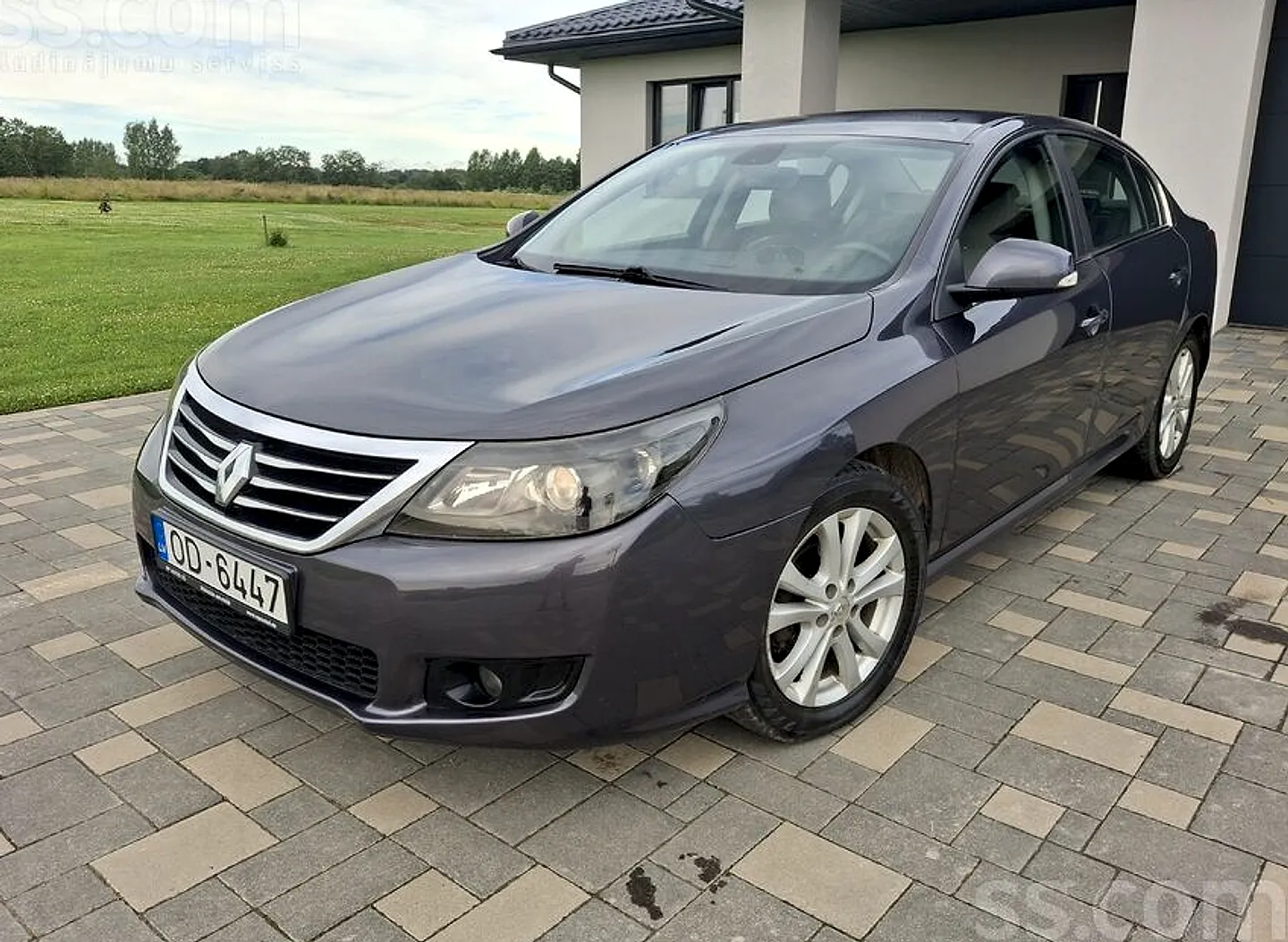 Renault Latitude, 2011. gads