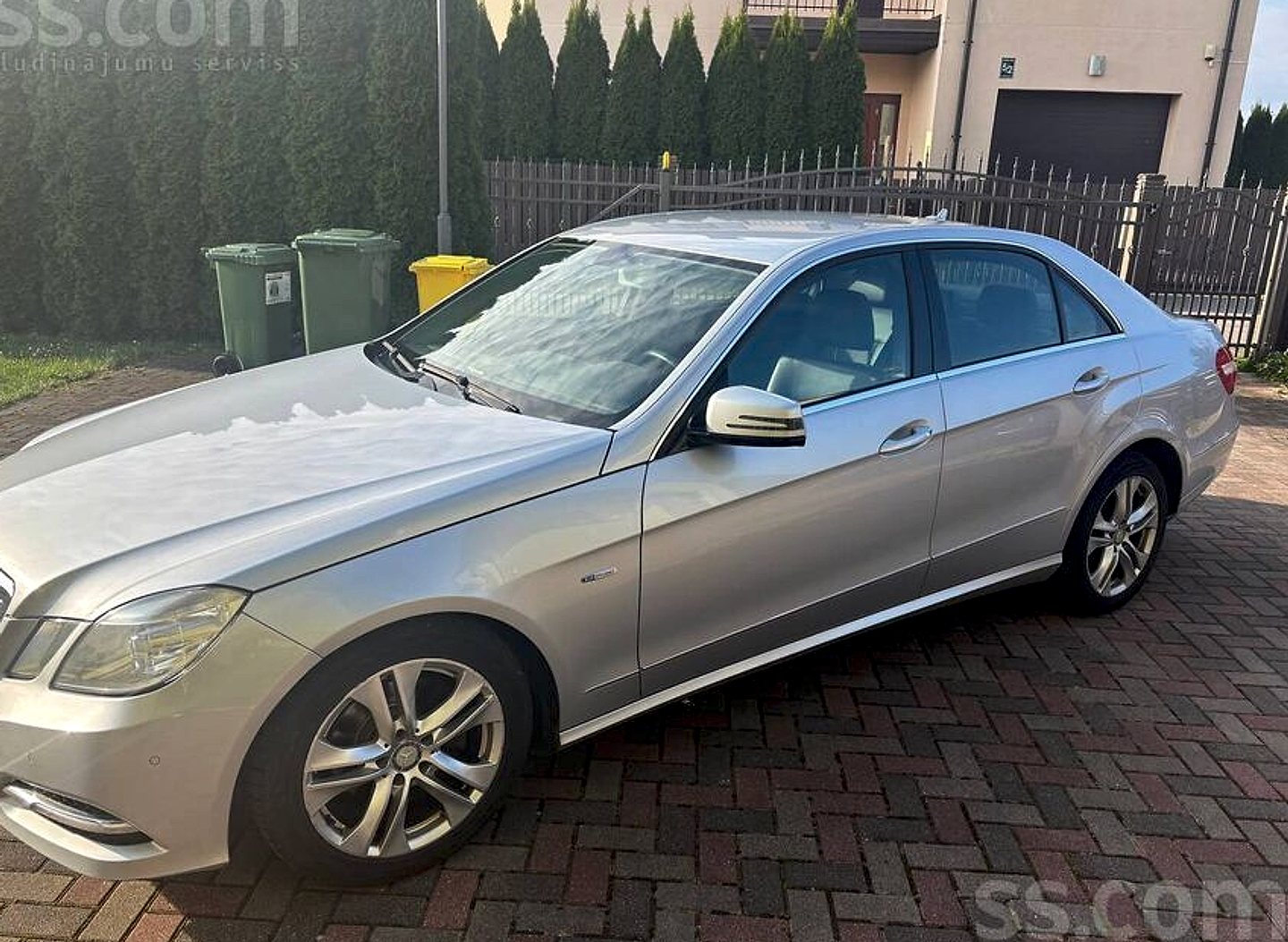 Mercedes-Benz E220 — foto 2