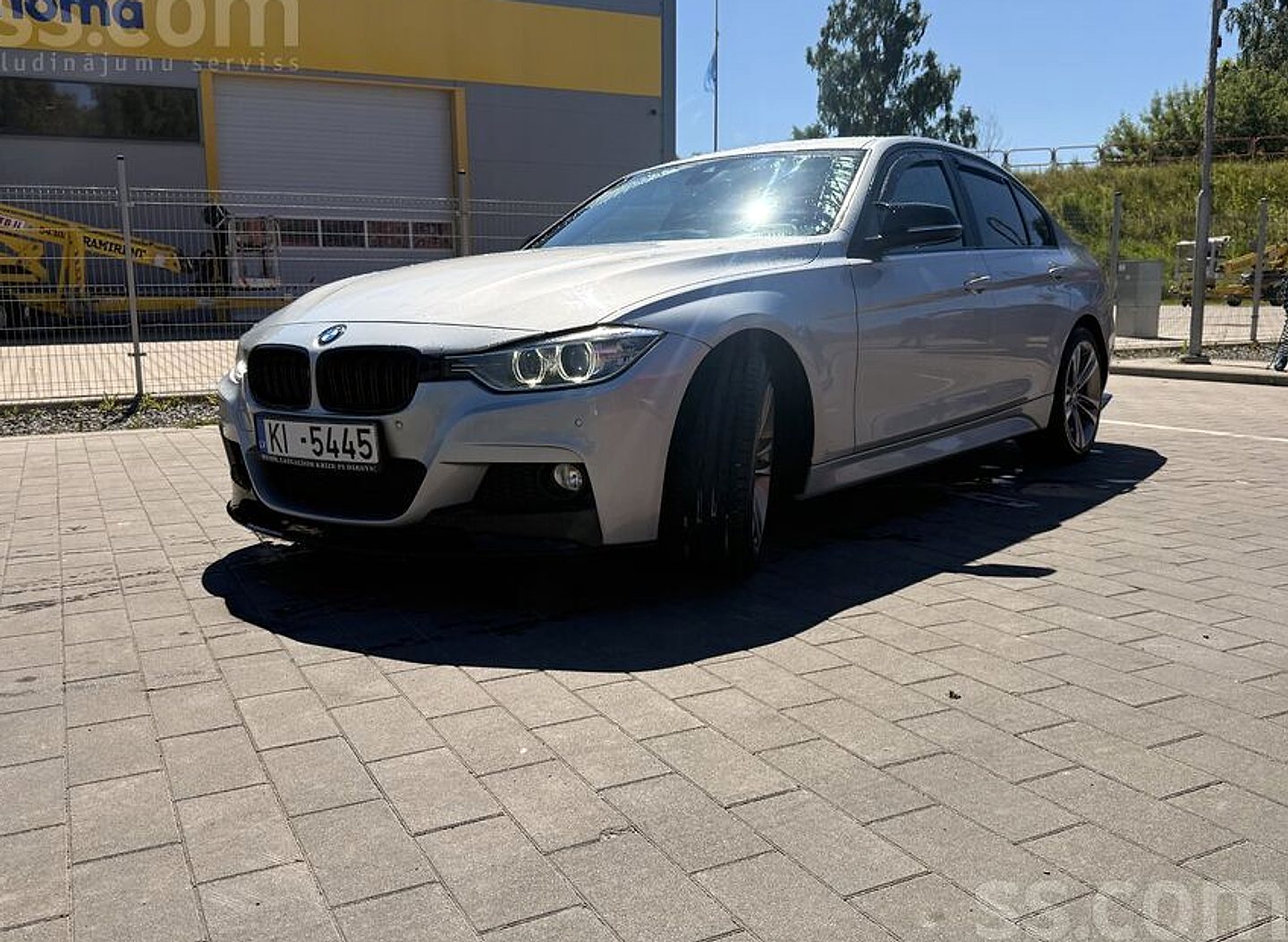 BMW 320 — foto 3