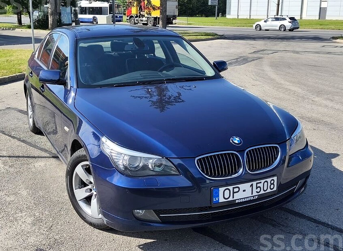 BMW 523 — foto 4