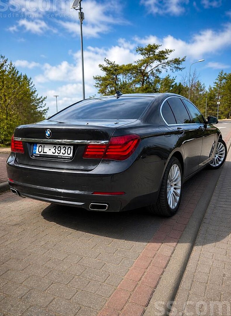 BMW 740 — foto 2