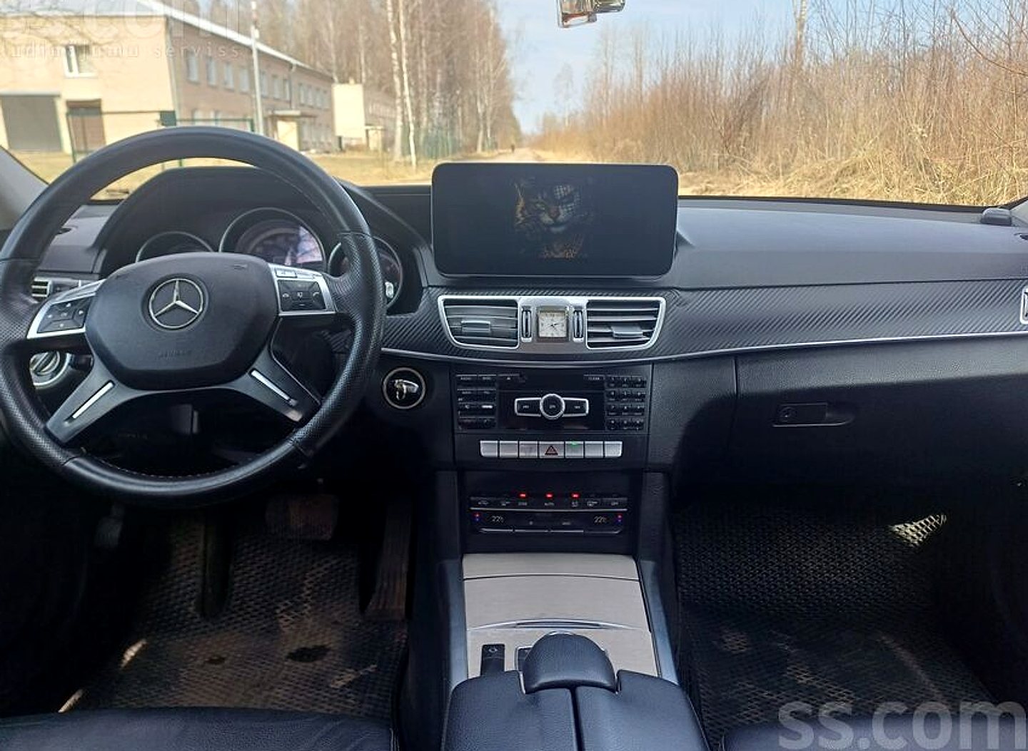 Mercedes-Benz E200 — foto 4