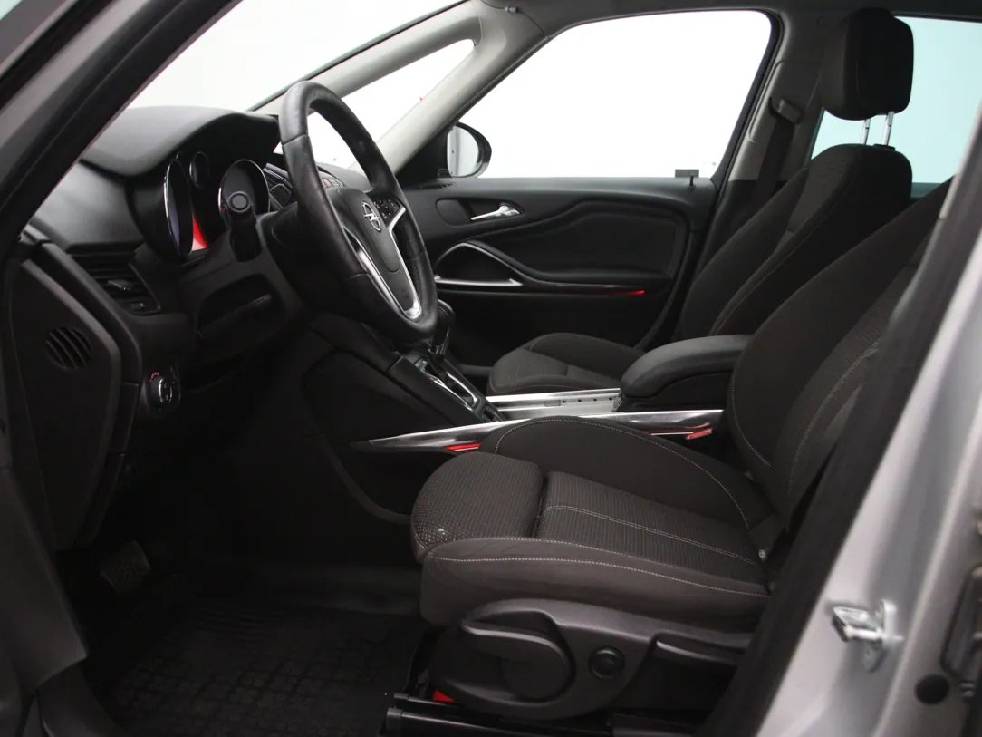 Opel Zafira Tourer — foto 5