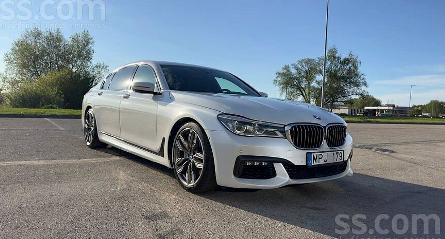 BMW 750, 2016. gads