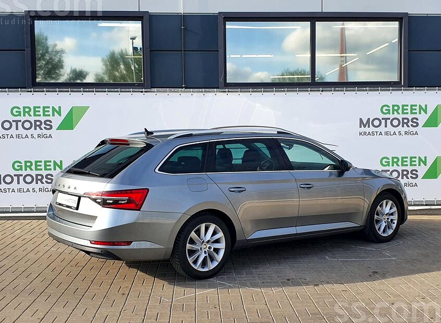 Škoda Superb — foto 5