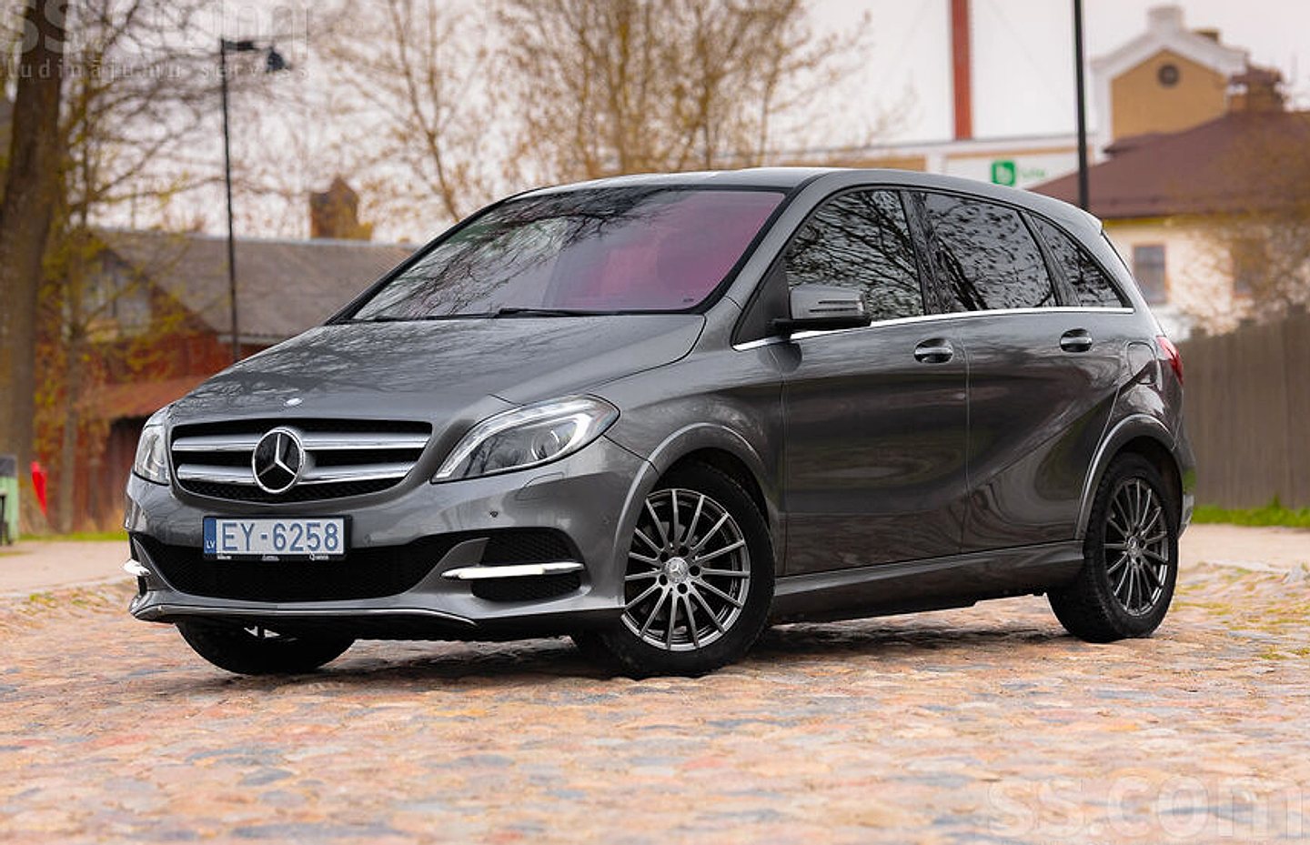 Mercedes-Benz B250 — foto 3