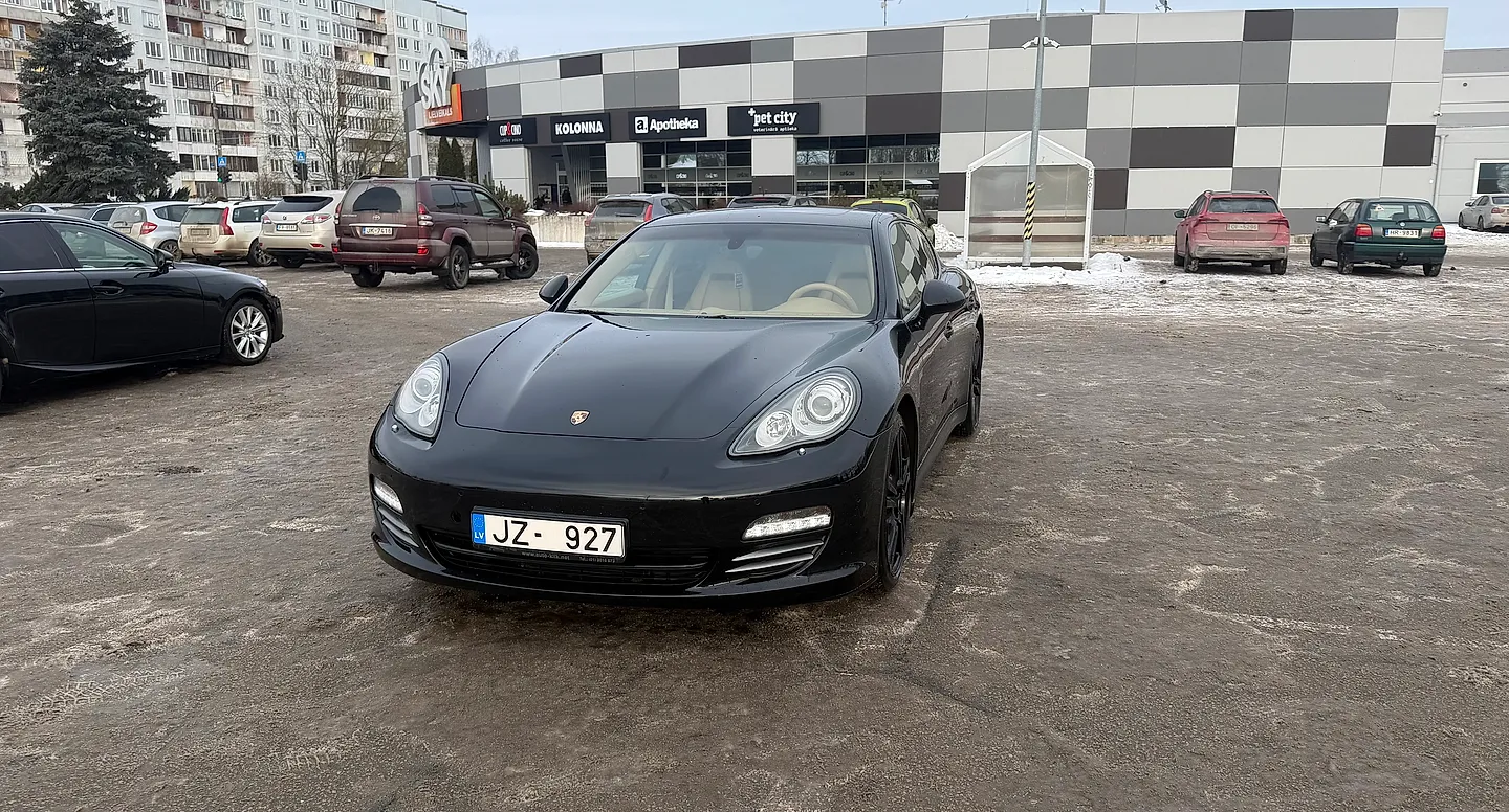 Porsche Panamera, 2011. gads