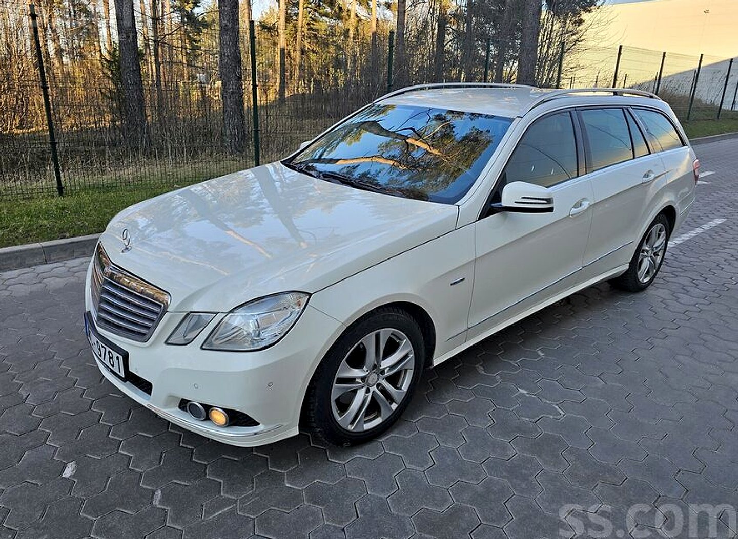 Mercedes-Benz E250 — foto 2