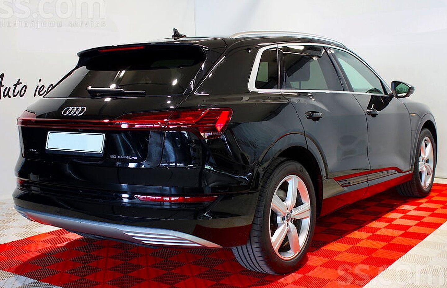 Audi E-tron — foto 4