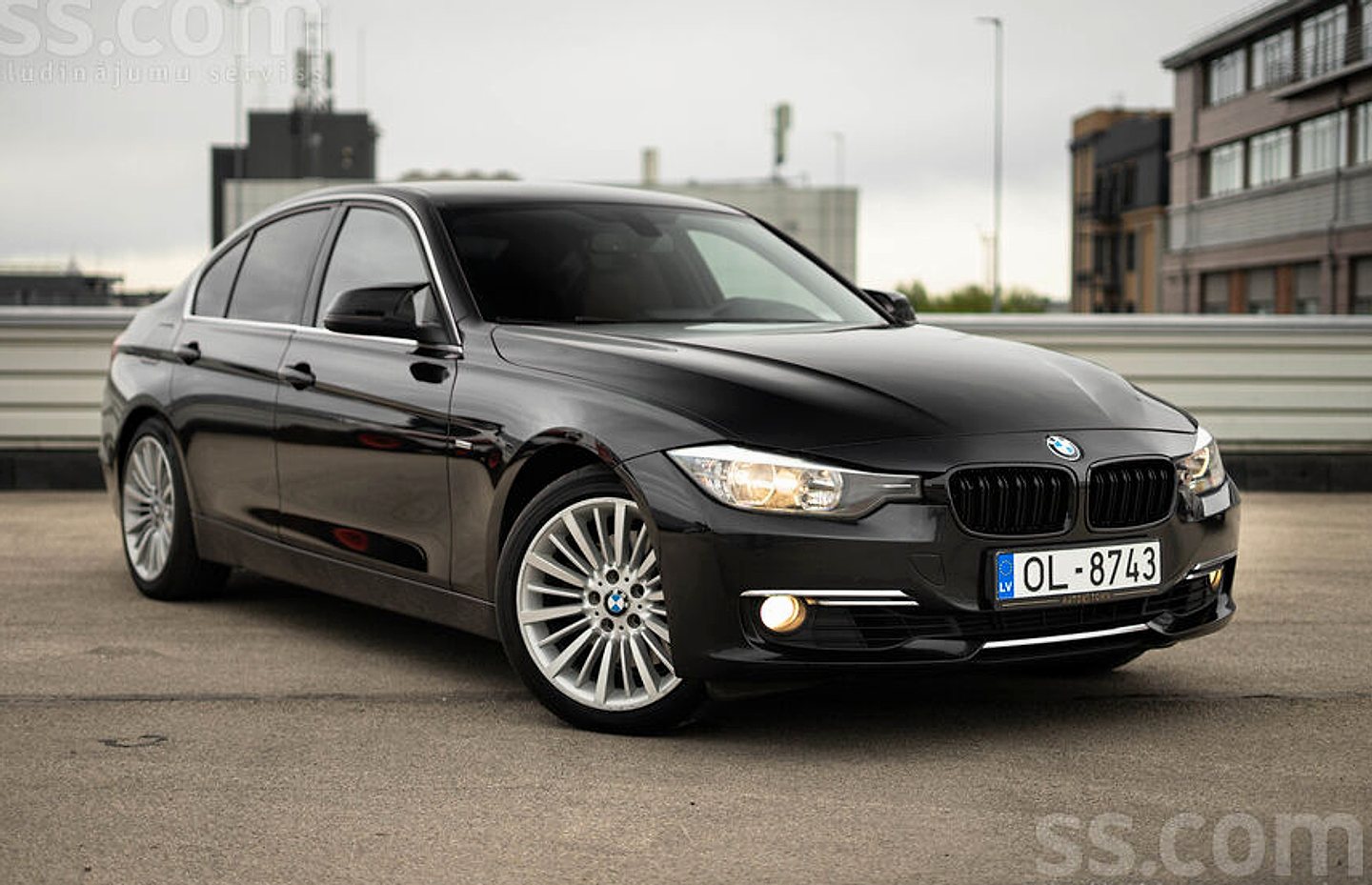 BMW 330 — foto 4