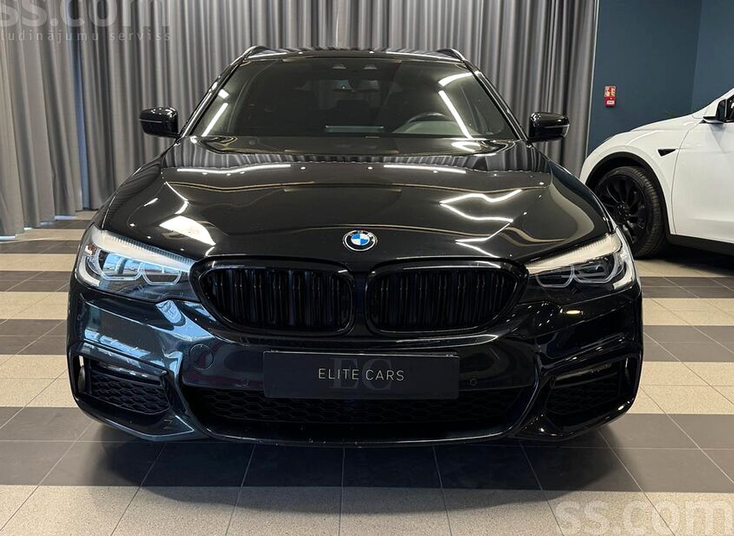 BMW 520 — foto 2