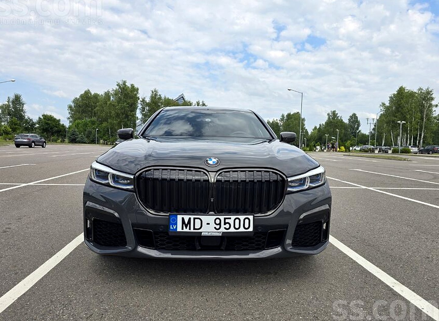BMW 750 — foto 2