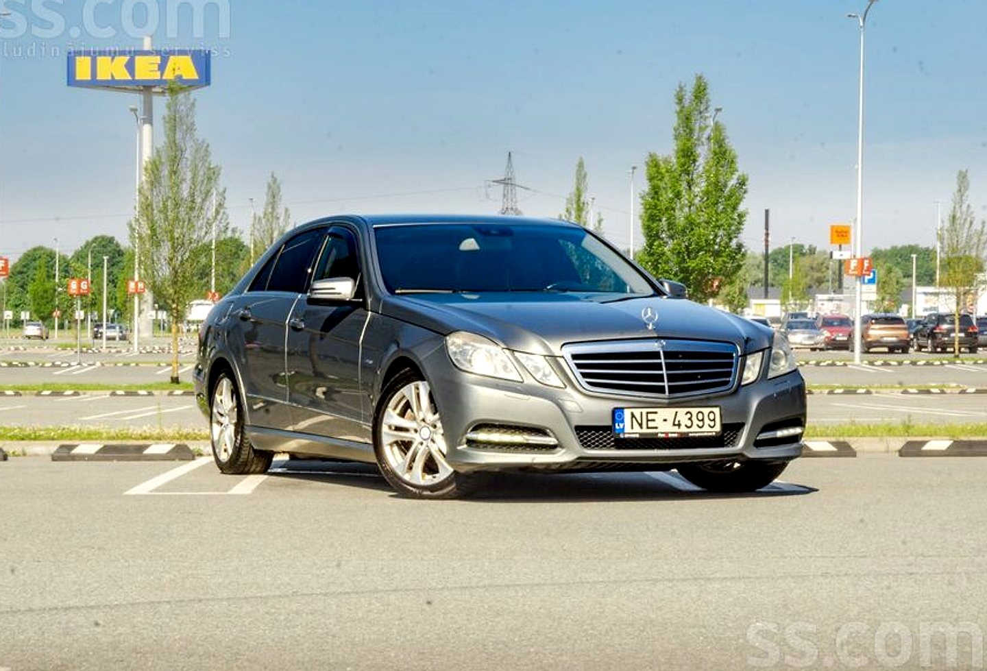 Mercedes-Benz E220 — foto 2