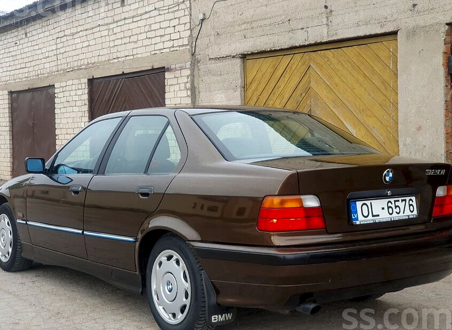 BMW 320 — foto 5