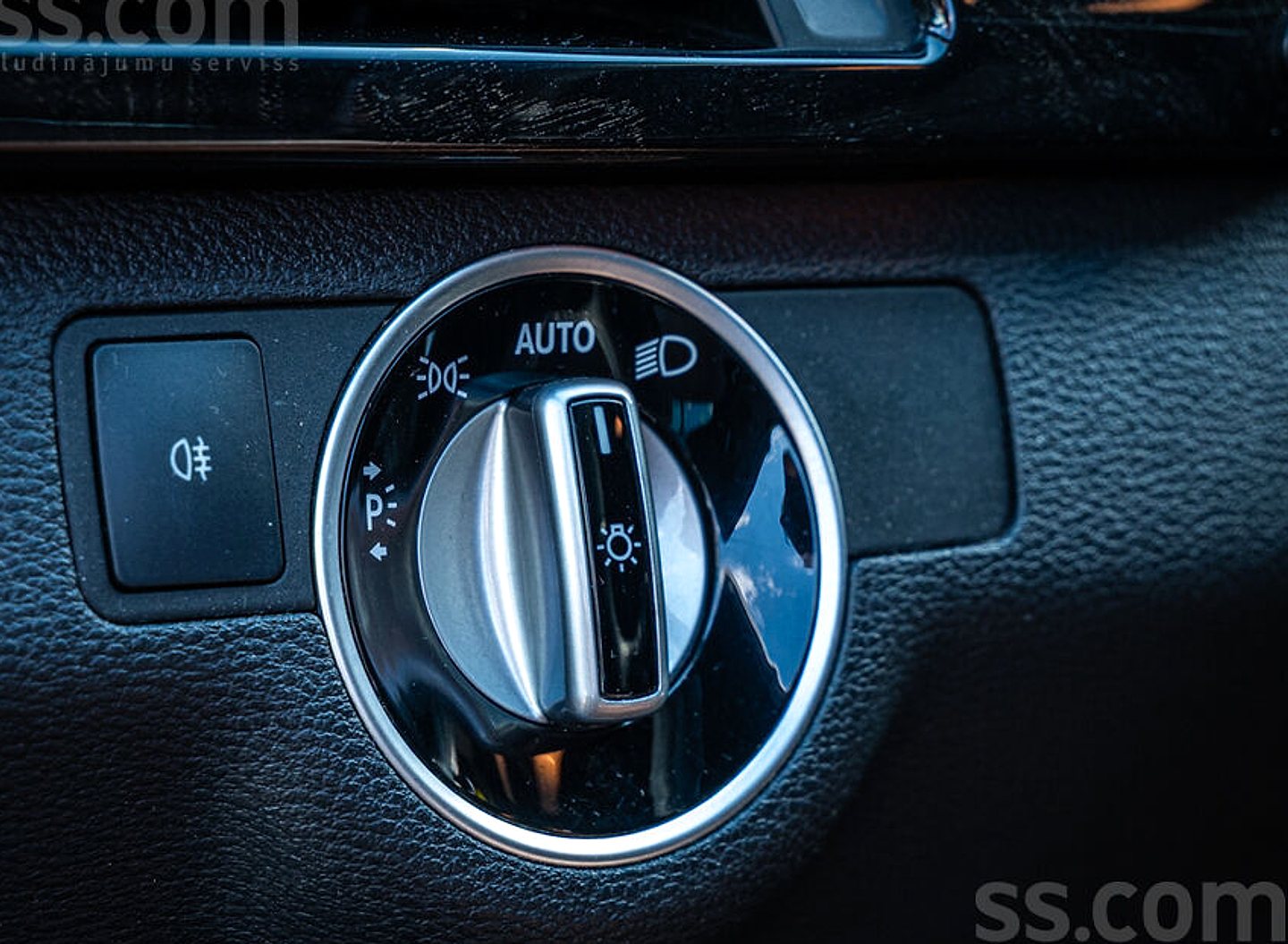 Mercedes-Benz E350 — foto 6