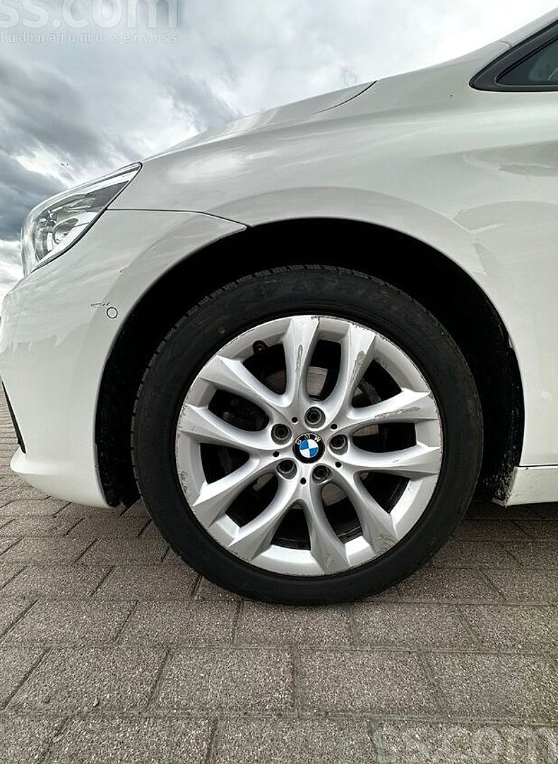 BMW 218 — foto 4