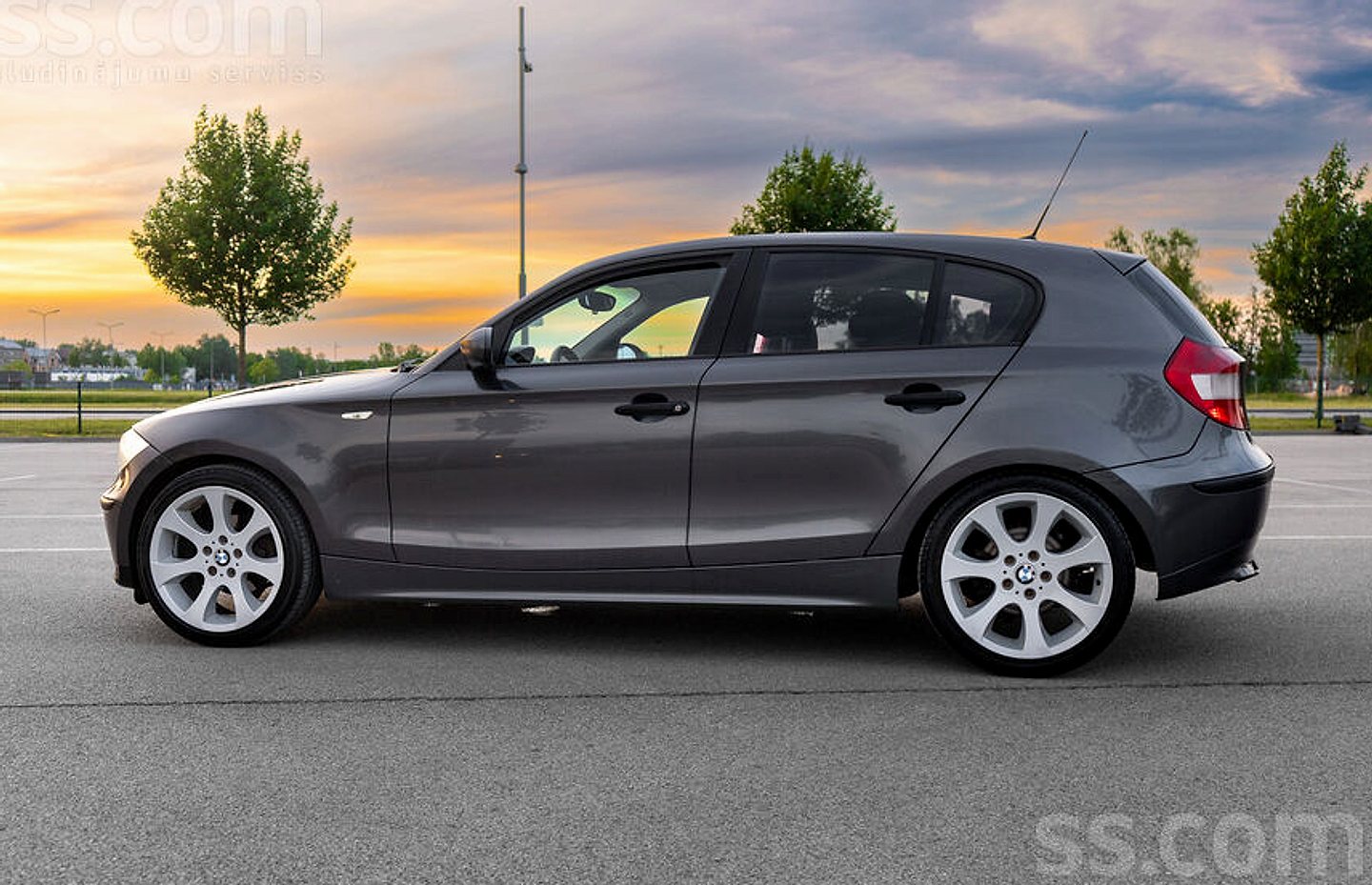 BMW 118 — foto 5