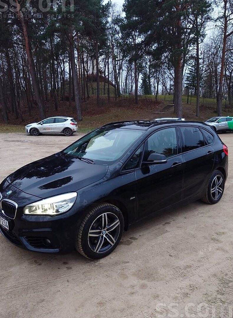 BMW 220 — foto 2