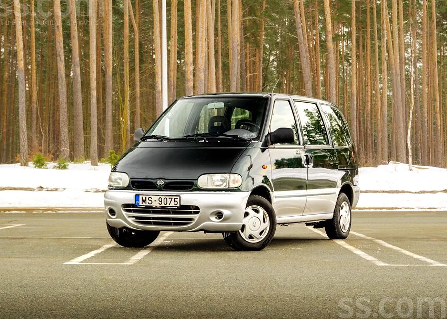Nissan Serena, 2000. gads