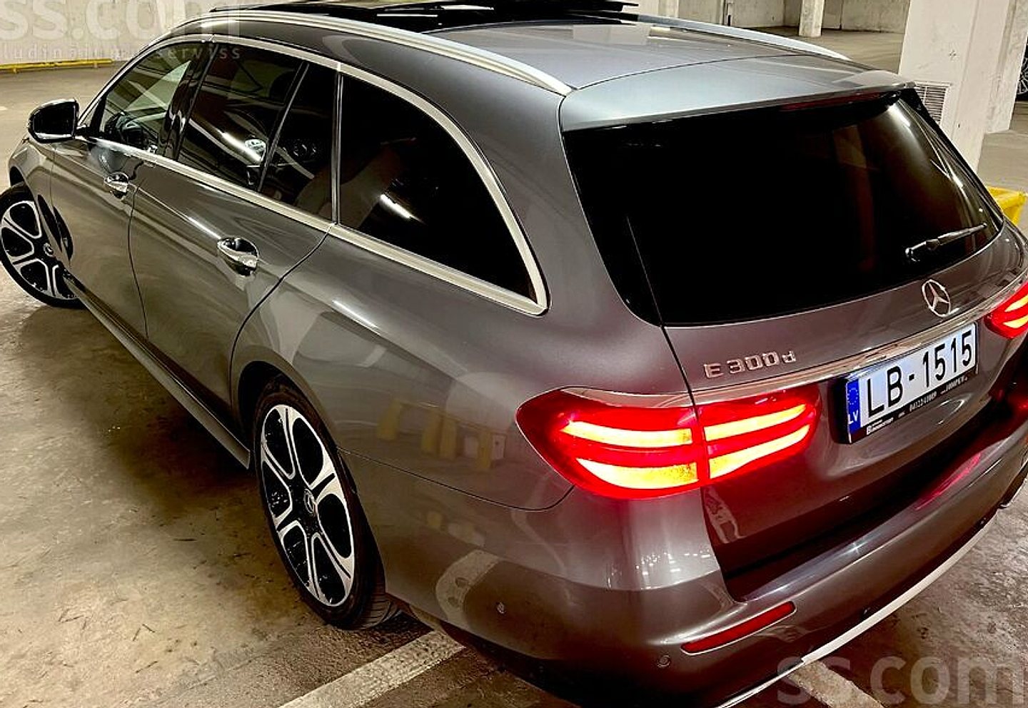 Mercedes-Benz E300 — foto 4