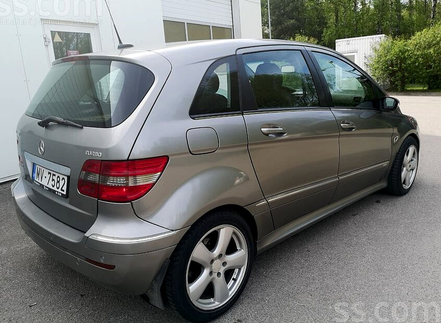 Mercedes-Benz B200 — foto 4