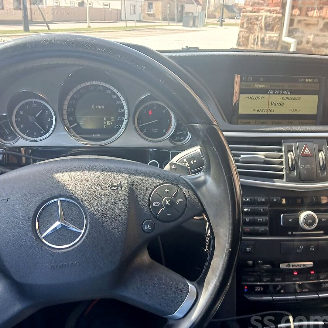 Mercedes-Benz E350 — foto 5