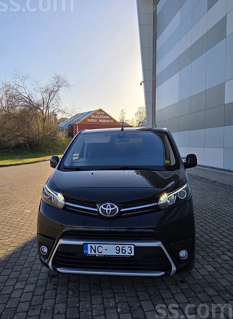 Toyota Proace, 2017. gads
