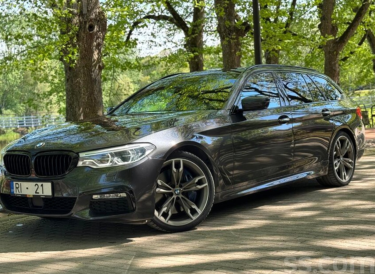 BMW 540 — foto 2