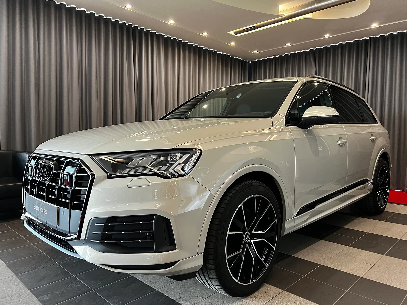 Audi Q7, 2024. gads