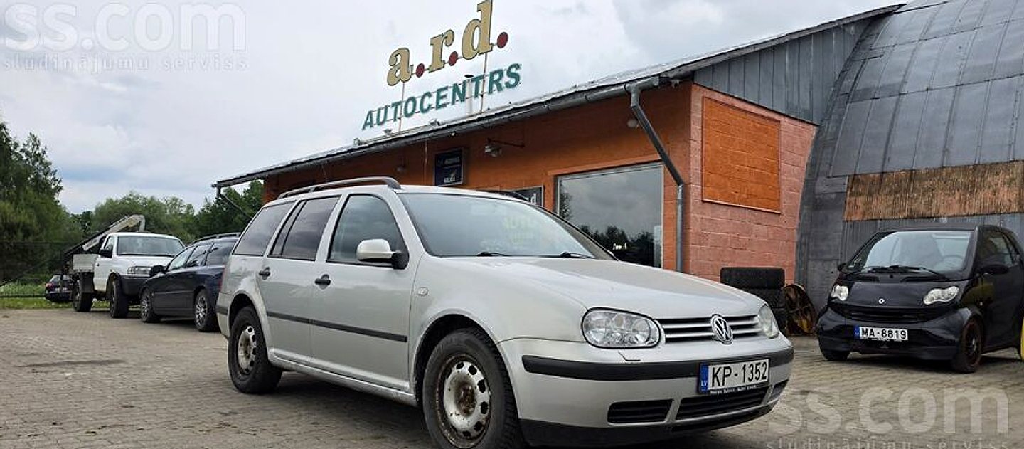 Volkswagen Golf 4, 2000. gads