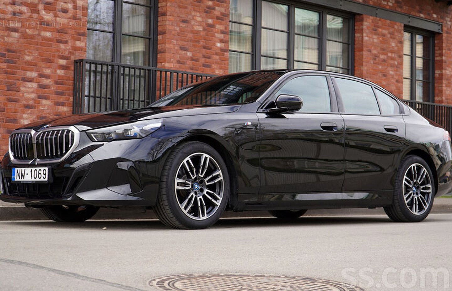 BMW 530 — foto 2