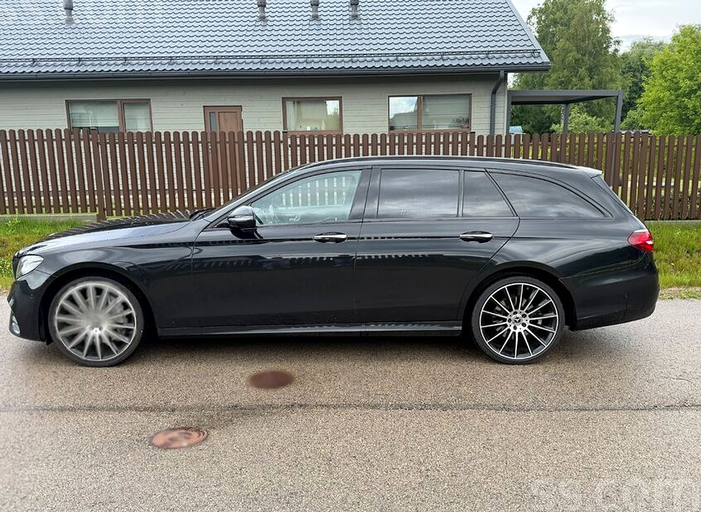 Mercedes-Benz E350 — foto 2