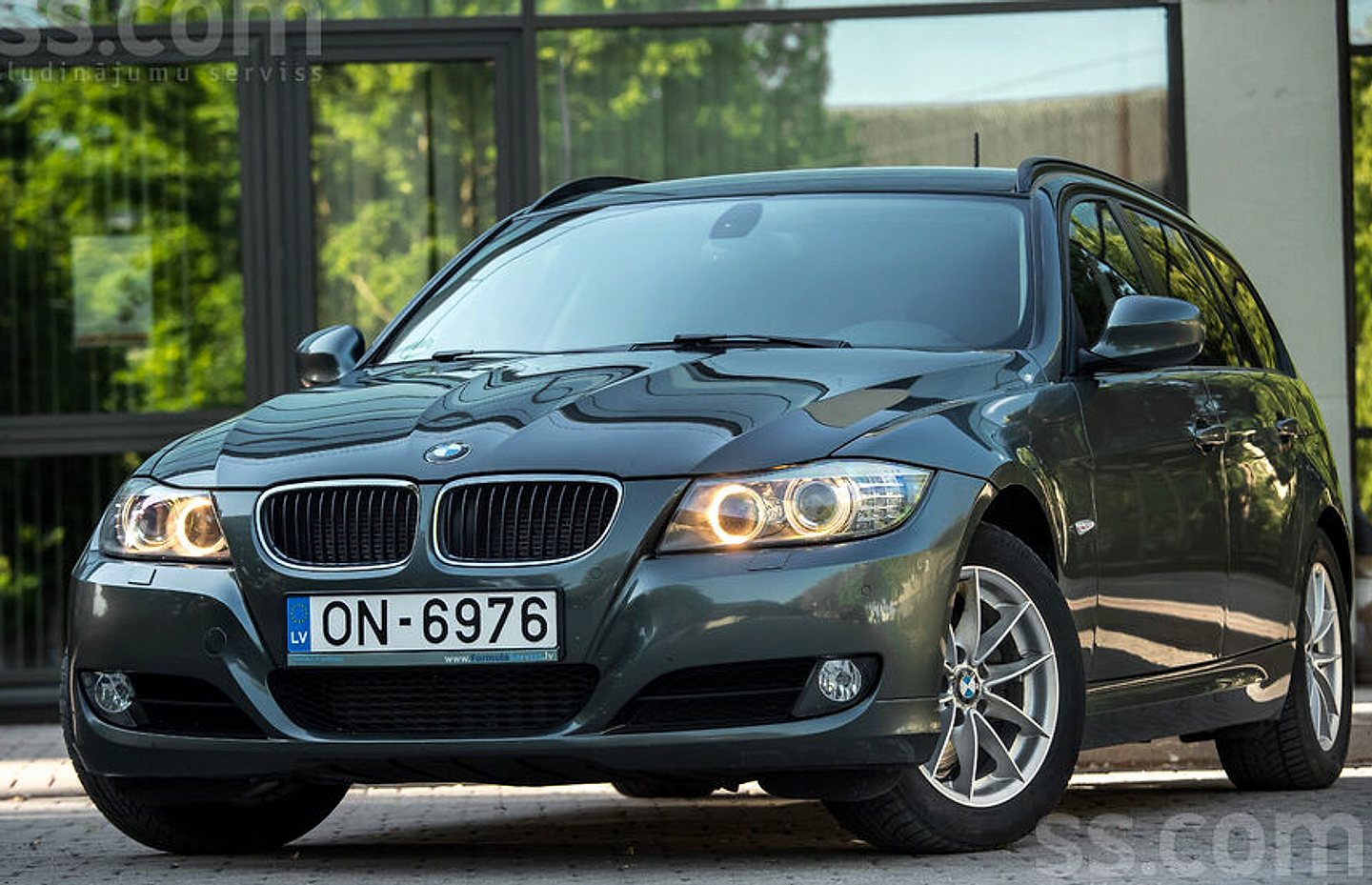 BMW 320 — foto 2