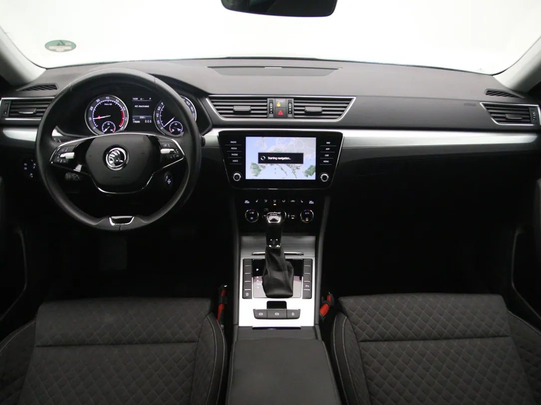 Škoda Superb — foto 3