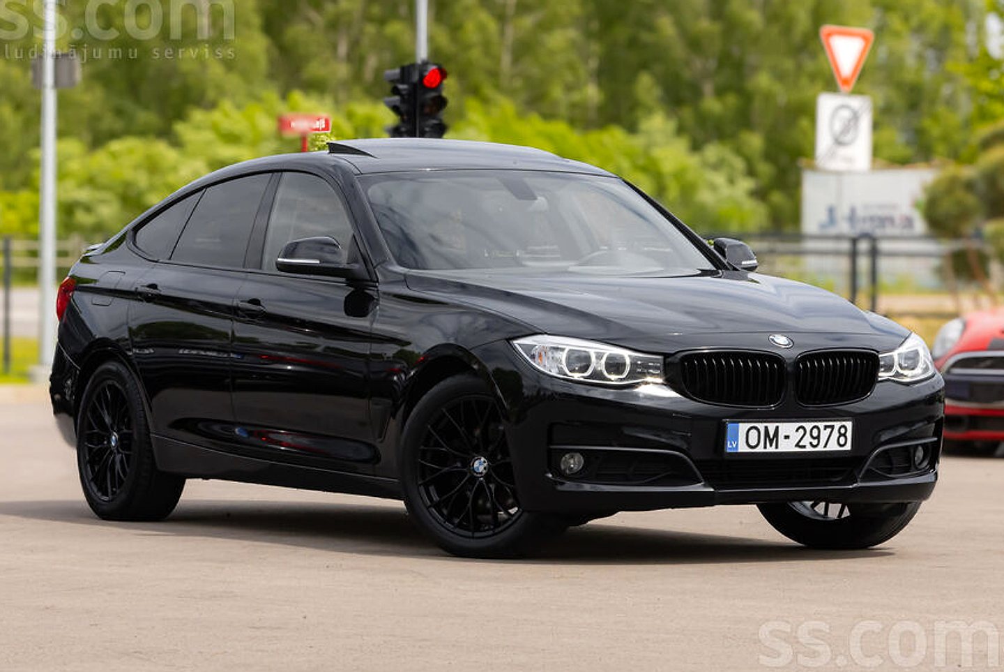 BMW 320 — foto 3