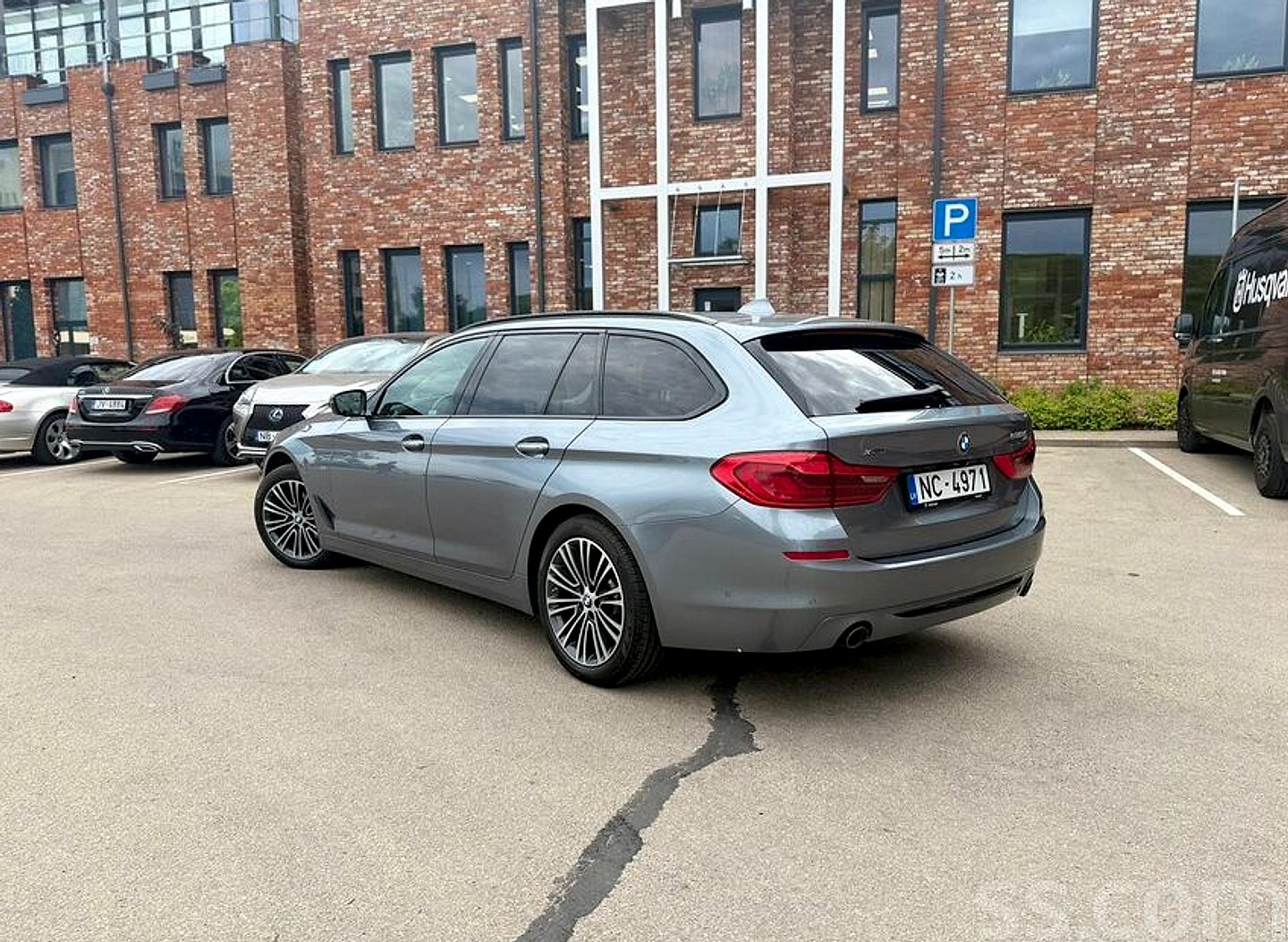 BMW 520 — foto 4
