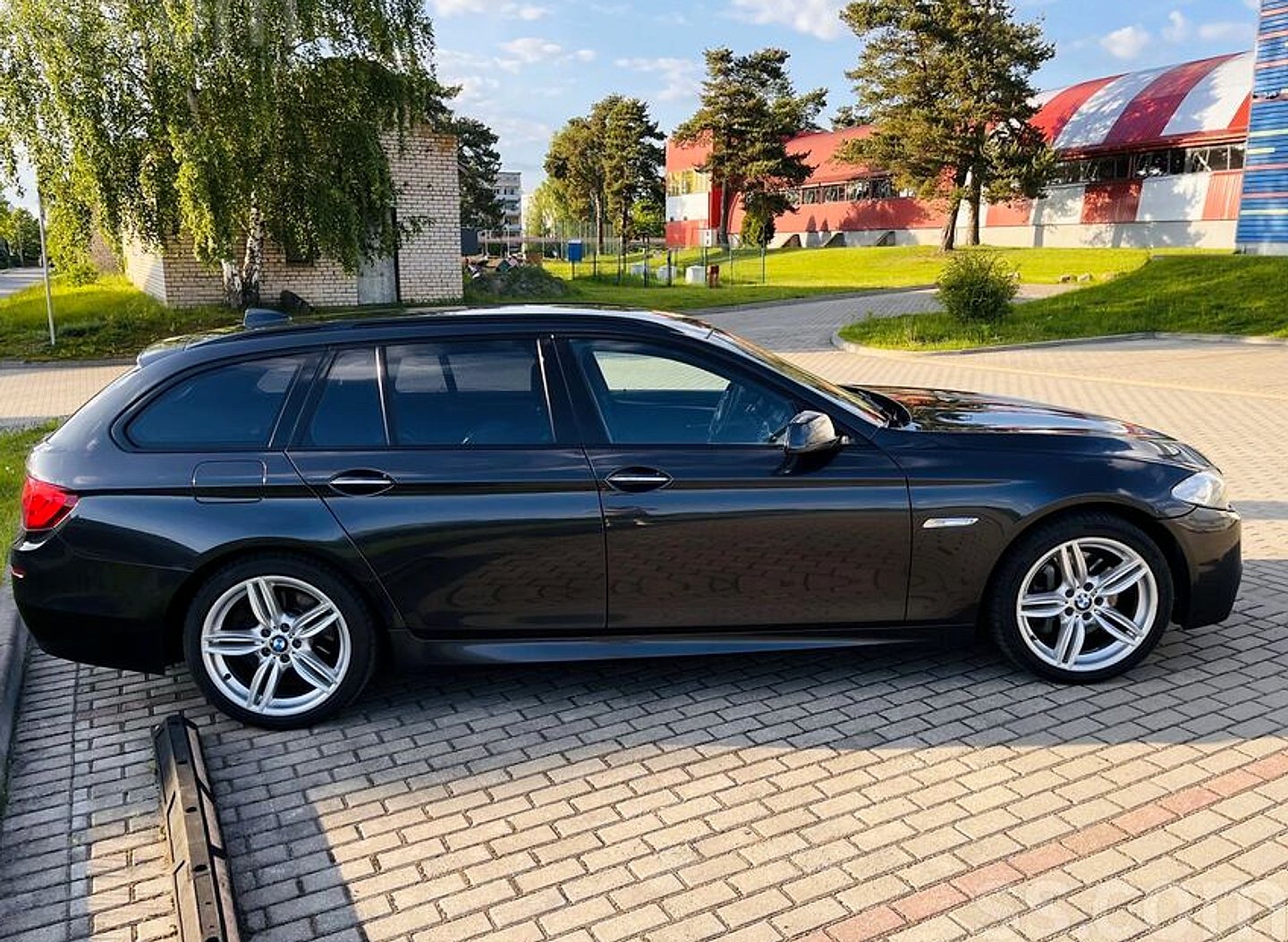BMW 530 — foto 2