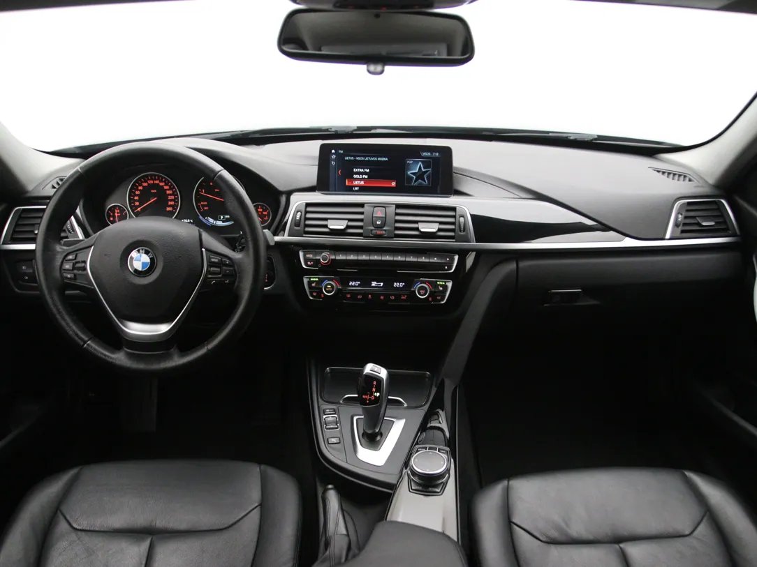 BMW 320 — foto 3