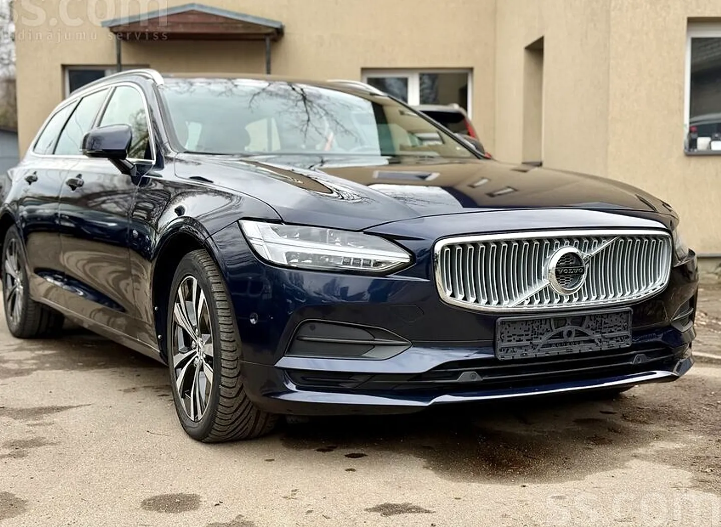 Volvo V90, 2017. gads