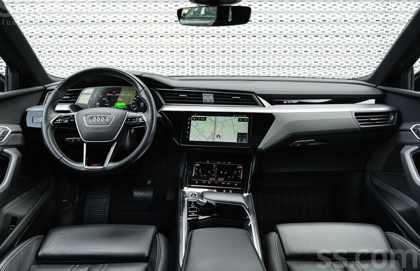Audi E-tron — foto 6