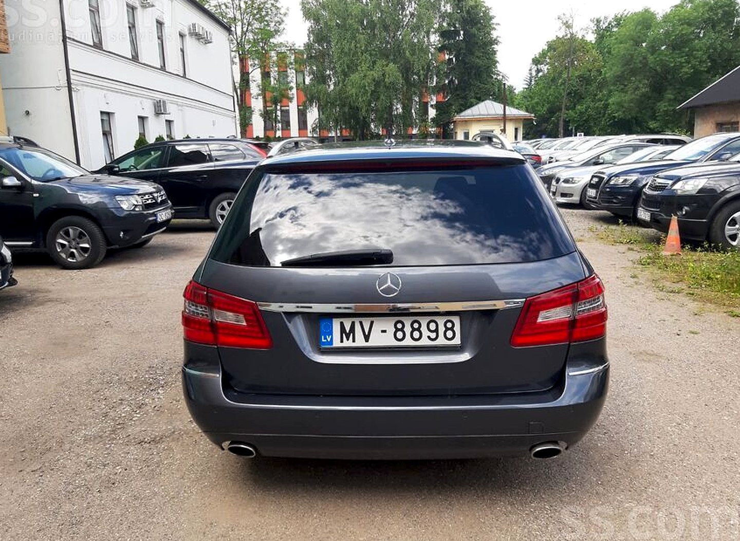 Mercedes-Benz E350 — foto 6