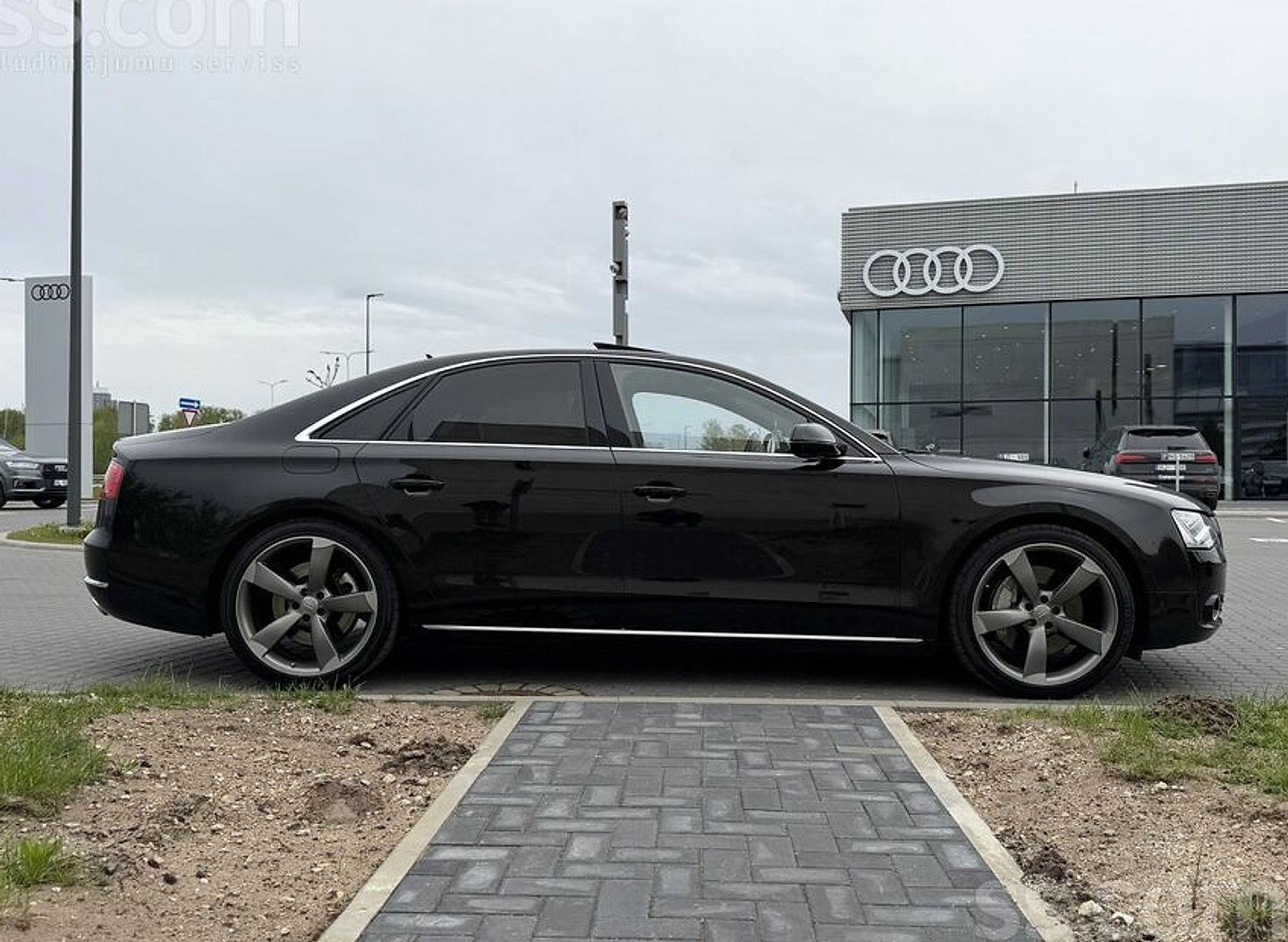 Audi A8 — foto 6