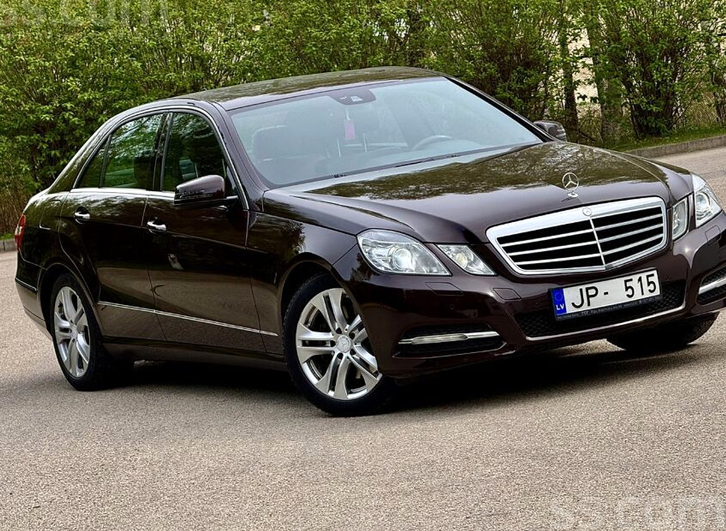 Mercedes-Benz E350 — foto 2