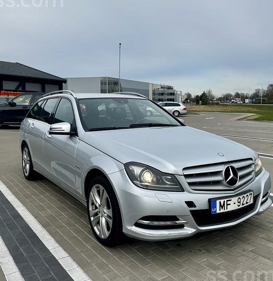Mercedes-Benz C220 — foto 2