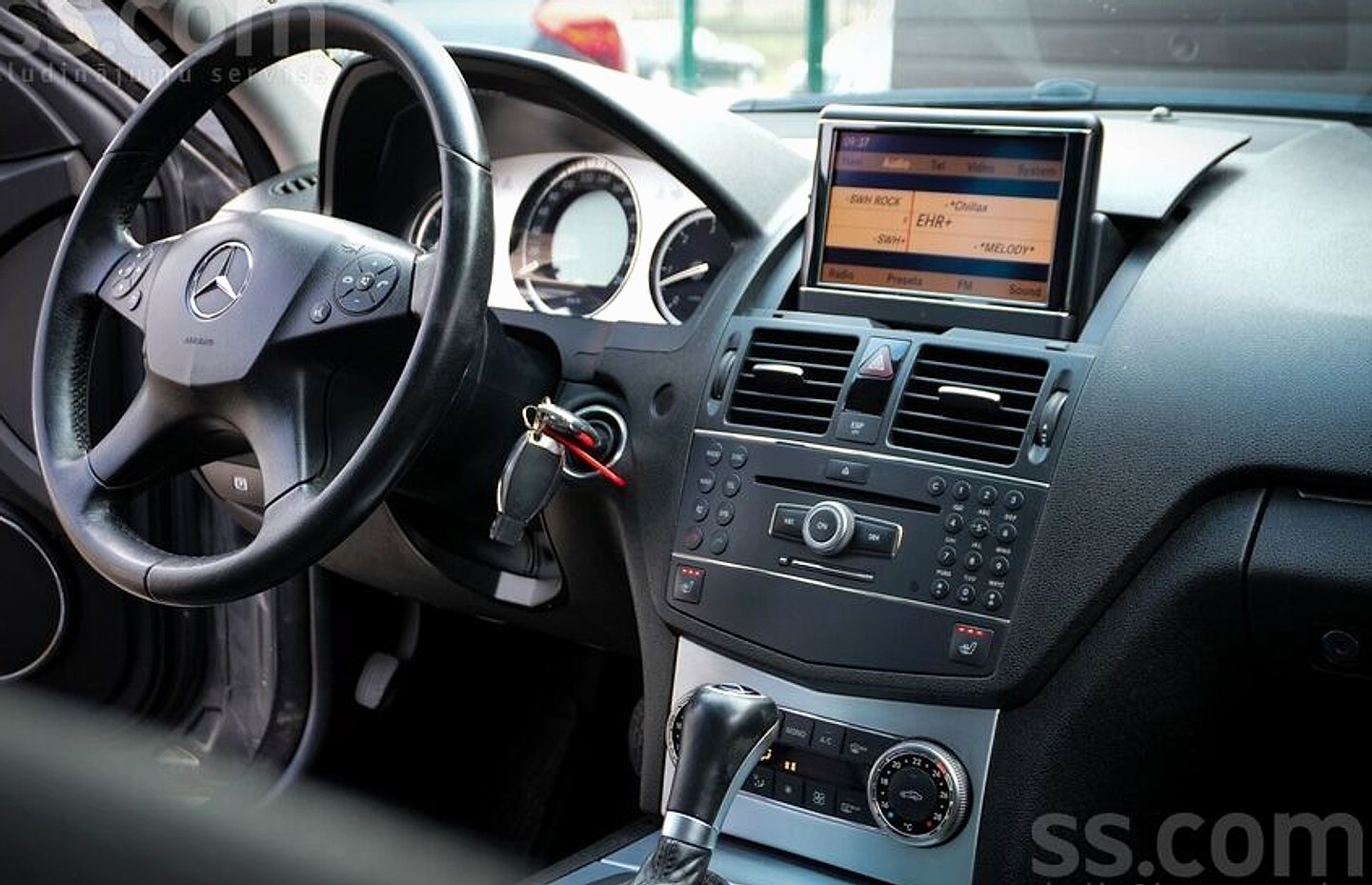 Mercedes-Benz C320 — foto 5
