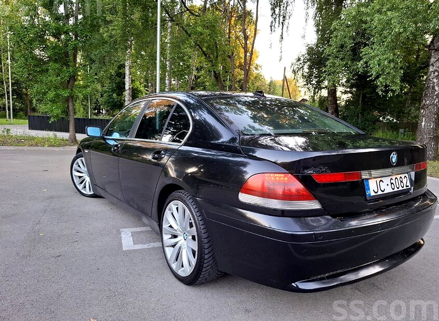 BMW 740 — foto 2