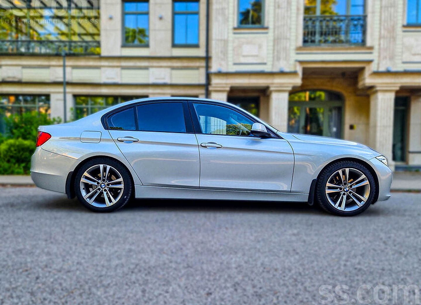 BMW 320 — foto 3
