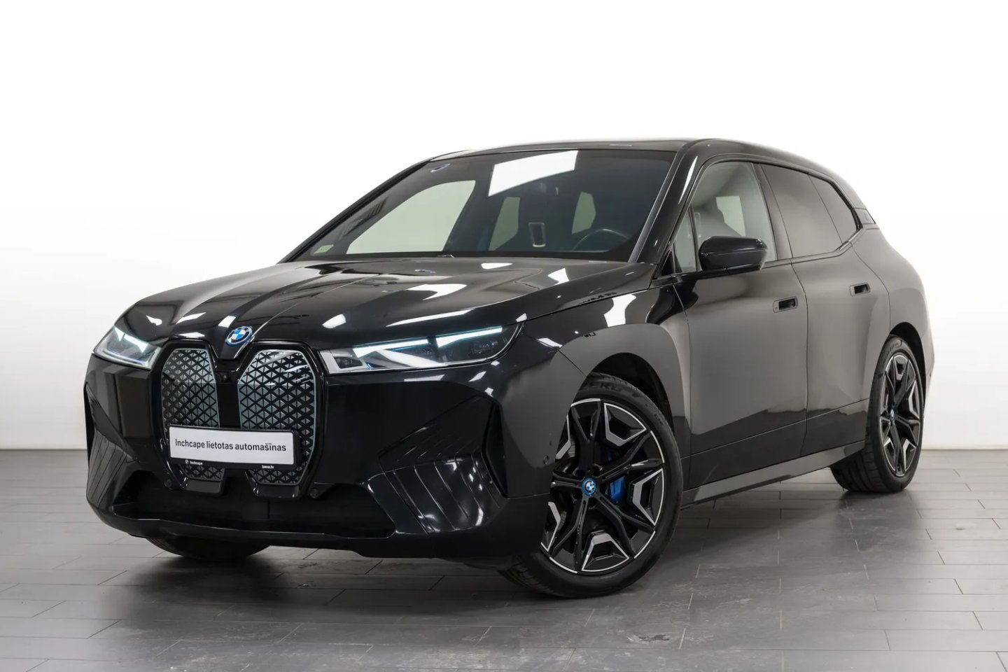 BMW IX, 2022. gads