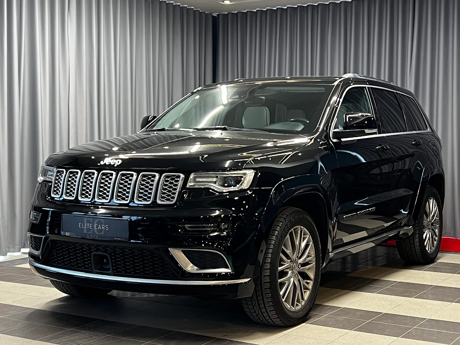 Jeep Grand Cherokee, 2018. gads